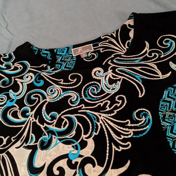 Cap sleeve flutter tunic with embellishment - Picture 2 of 2